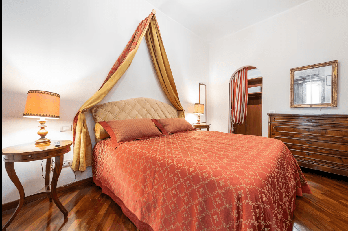 Master bedroom at ĀMĪTA